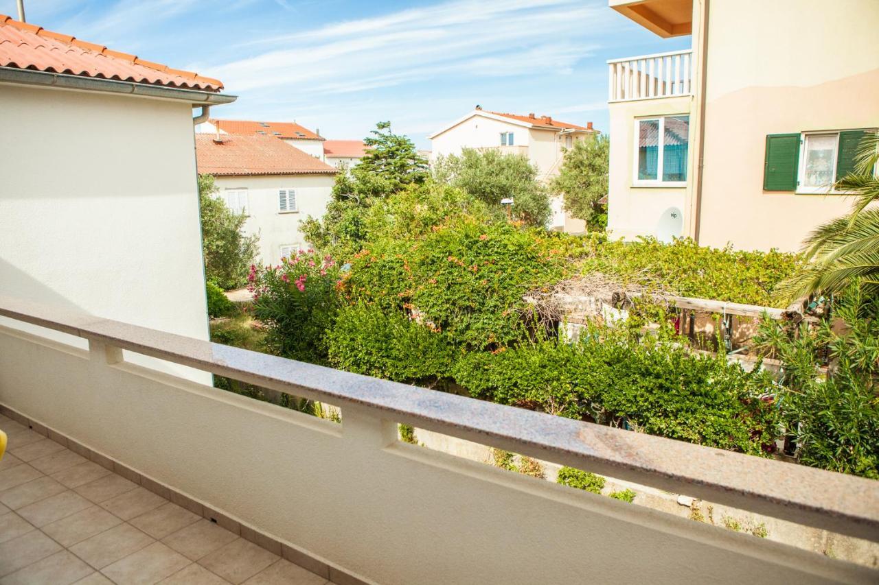 Apartments Alma Novalja Exterior photo