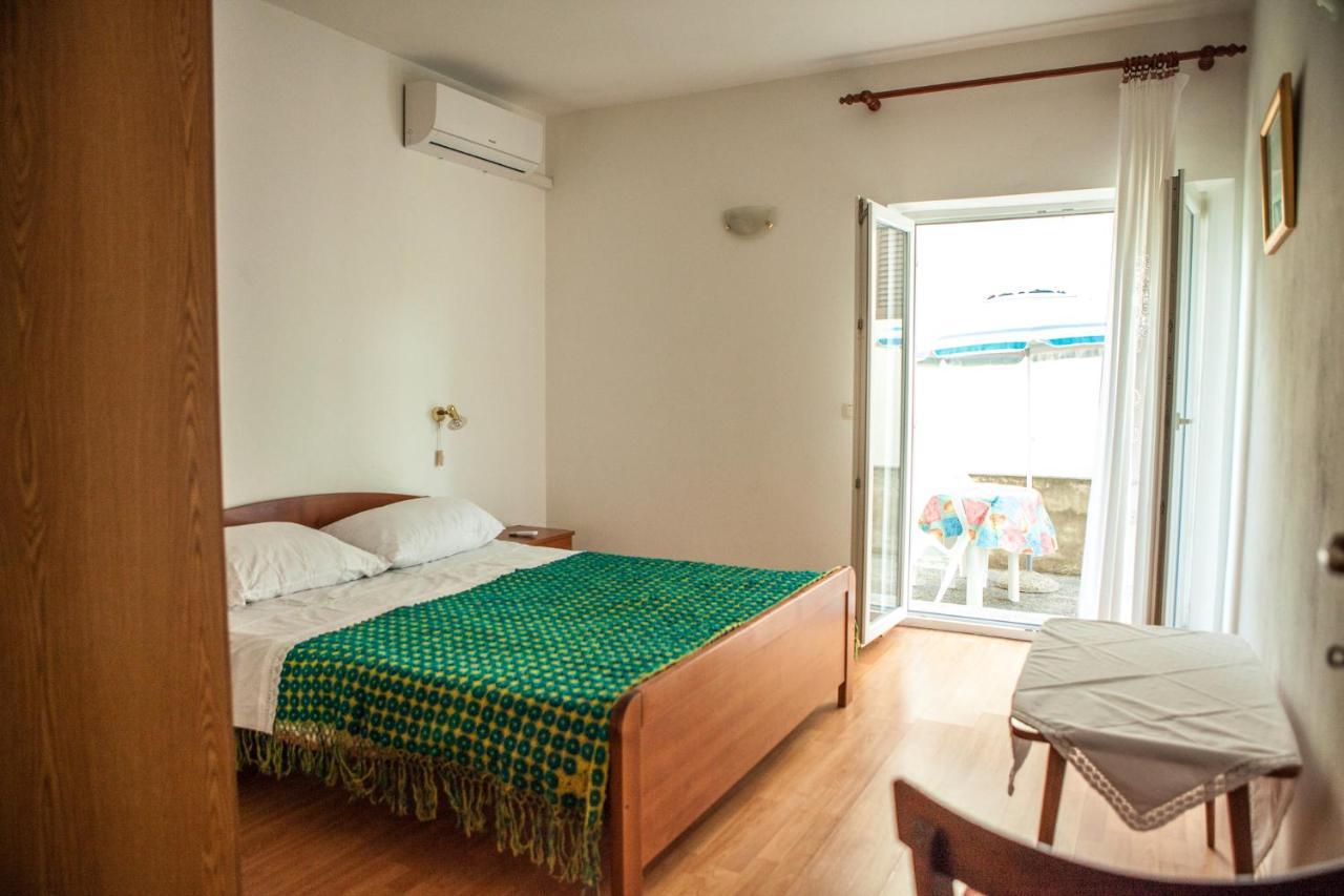 Apartments Alma Novalja Exterior photo